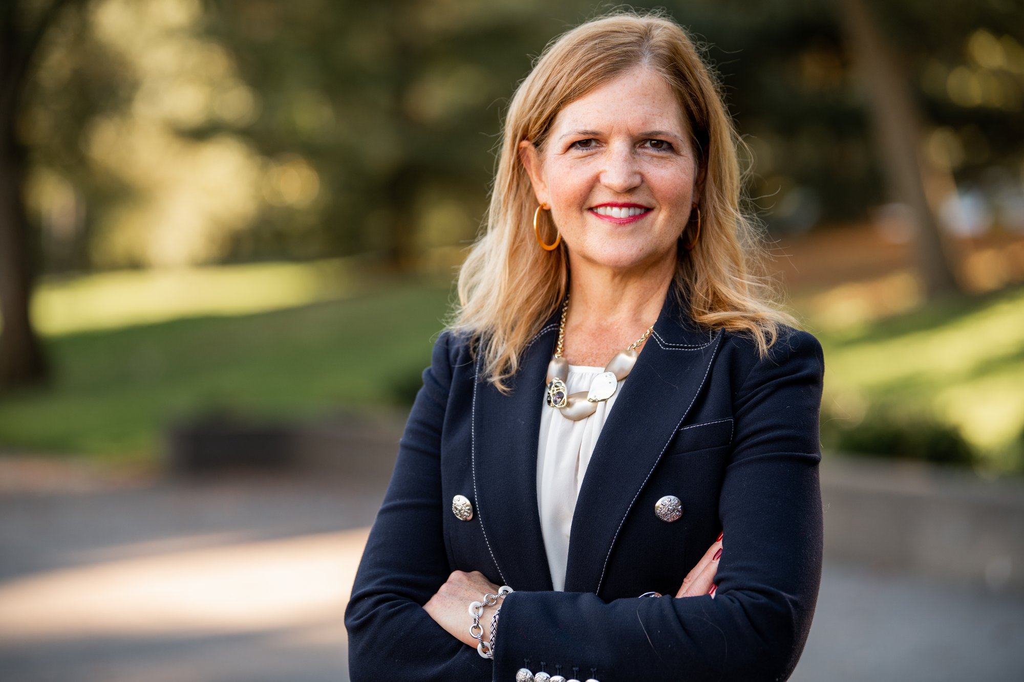 Debra Facktor headshot